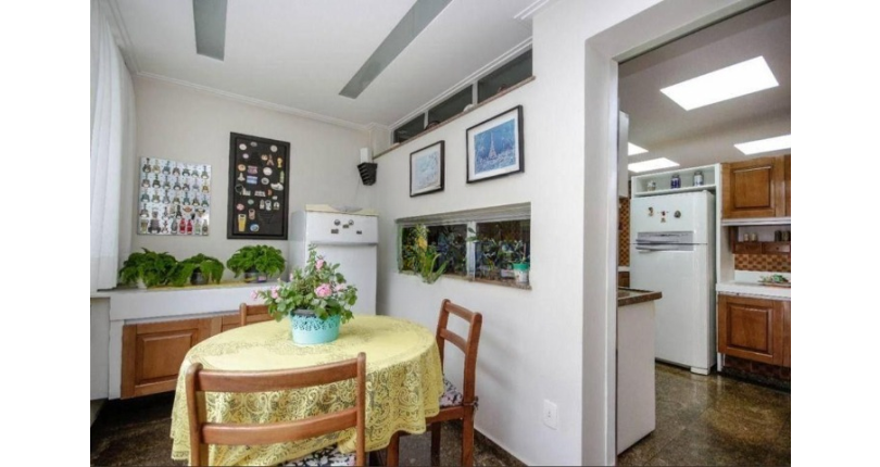 LINDO Sobrado à venda no Parque Maria Domitila na Rua Monsenhor Castro Nery com 4 dormitórios