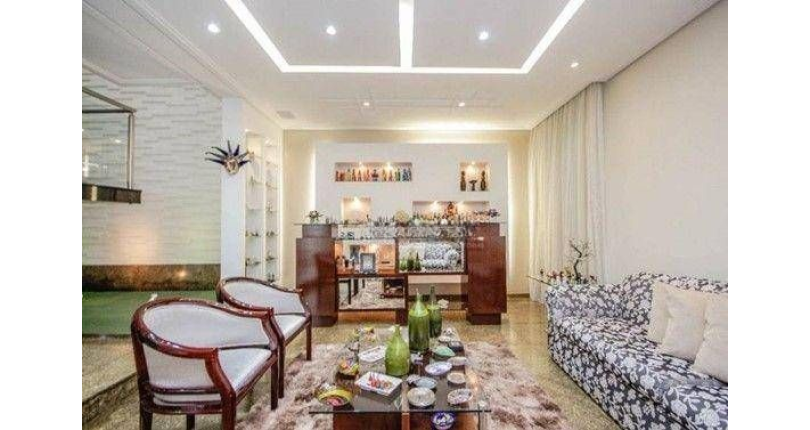 LINDO Sobrado à venda no Parque Maria Domitila na Rua Monsenhor Castro Nery com 4 dormitórios