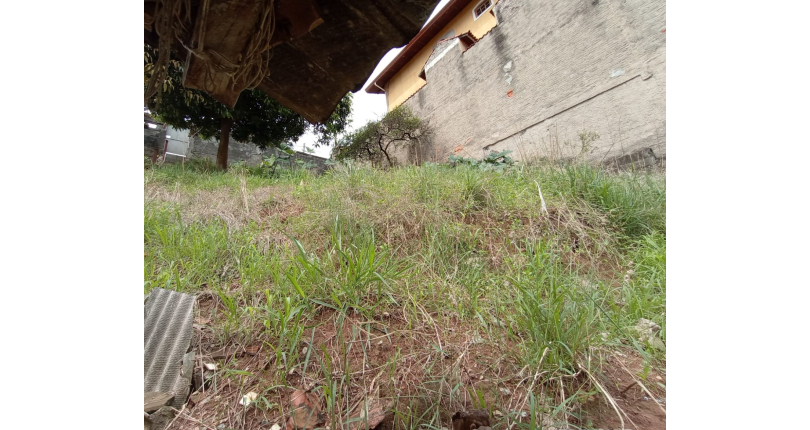Terreno à venda no Jardim Mutinga na Rua Gustavo de Lacerda