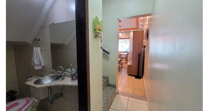 Sobrado à venda em Pirituba na Rua Drosera, com 3 dormitórios,