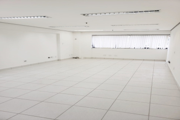 Ótima Sala Comercial à venda na Lapa na Rua Antônio Raposo,