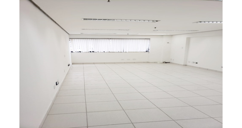 Ótima Sala Comercial à venda na Lapa na Rua Antônio Raposo,