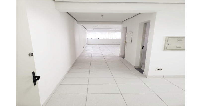 Ótima Sala Comercial à venda na Lapa na Rua Antônio Raposo,