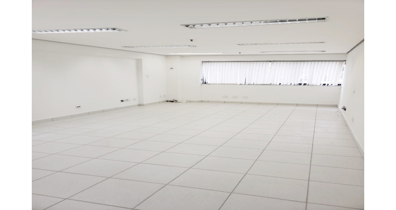 Ótima Sala Comercial à venda na Lapa na Rua Antônio Raposo,