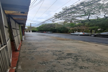Sobrado à venda no Parque São Domingos na Avenida General Charles de Gaulle