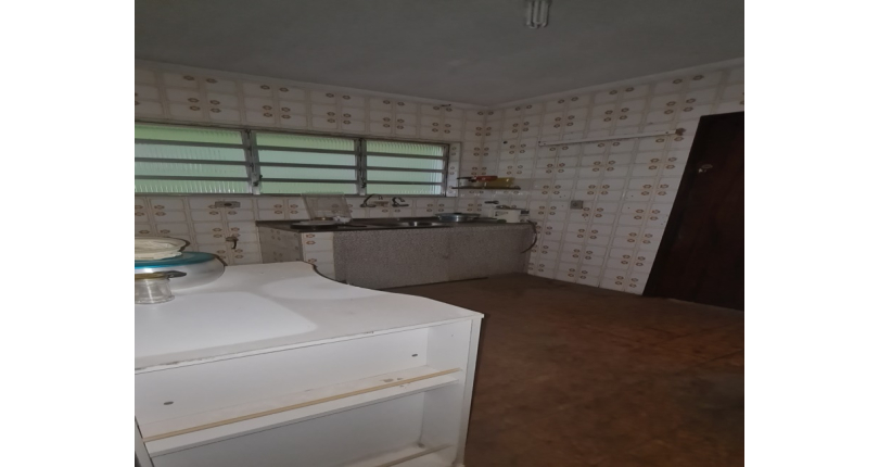 Sobrado à venda no Parque São Domingos na Avenida General Charles de Gaulle