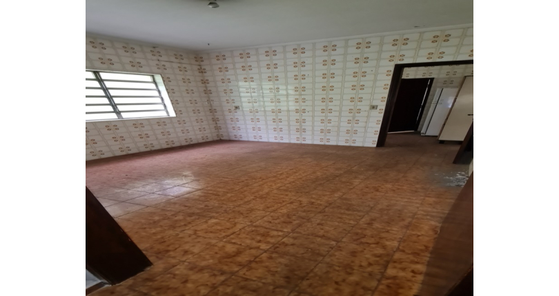 Sobrado à venda no Parque São Domingos na Avenida General Charles de Gaulle