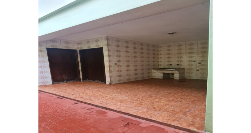 Sobrado à venda no Parque São Domingos na Avenida General Charles de Gaulle