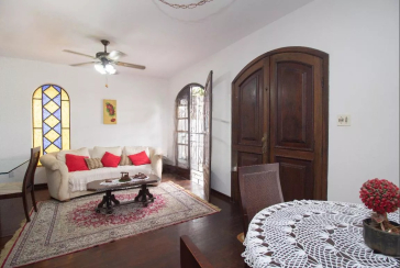 Casa à venda na Vila Fiat Lux na Rua General Alencastro Guimarães