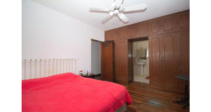 Casa à venda na Vila Fiat Lux na Rua General Alencastro Guimarães