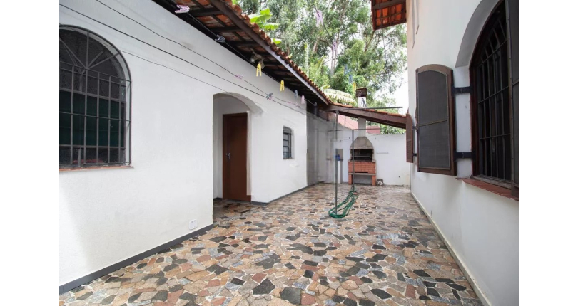 Casa à venda na Vila Fiat Lux na Rua General Alencastro Guimarães