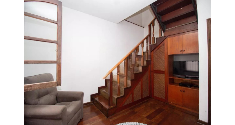 Casa à venda na Vila Fiat Lux na Rua General Alencastro Guimarães