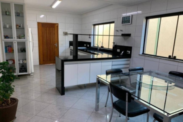 Sobrado à venda no Parque São Domingos na Rua Professor Aguinaldo Simões