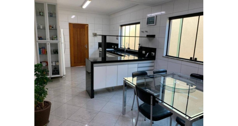 Sobrado à venda no Parque São Domingos na Rua Professor Aguinaldo Simões