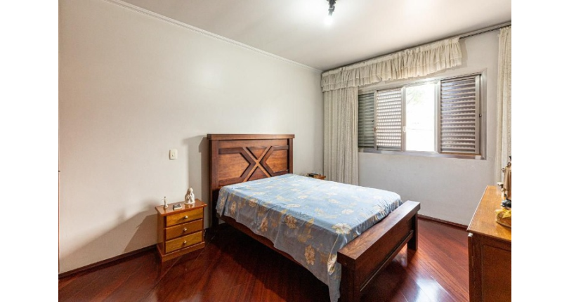 Sobrado à Venda no Parque São Domingos na Rua Professora Altina Maynardi de Araújo