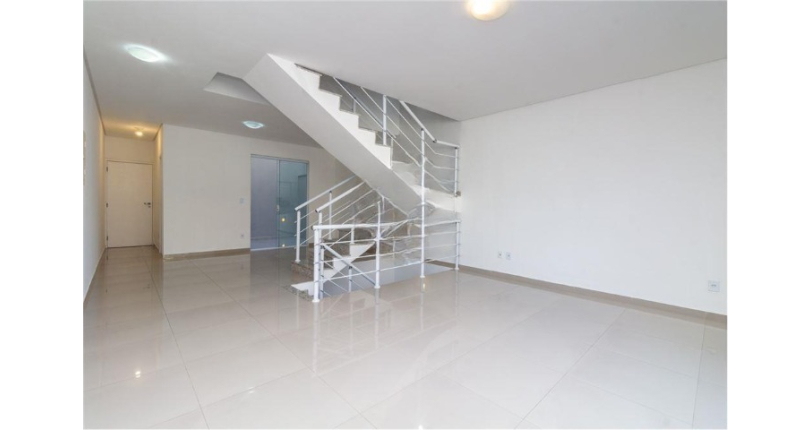 Belíssimo Sobrado à venda na Vila Jaguará na Rua Artur Orlando, 