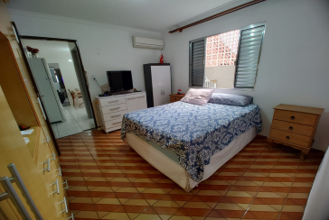 Bom Sobrado à venda no Parque Maria Domitila na Rua Estevão Ribeiro,