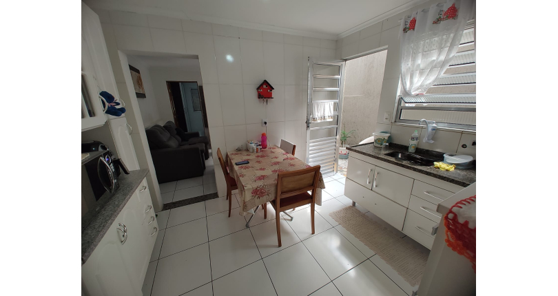 Bom Sobrado à venda no Parque Maria Domitila na Rua Estevão Ribeiro,