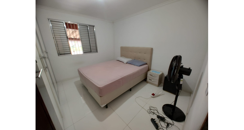 Bom Sobrado à venda no Parque Maria Domitila na Rua Estevão Ribeiro,