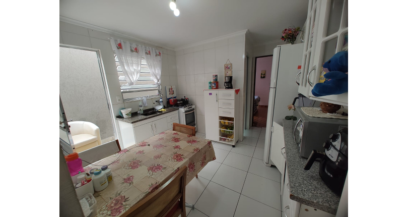 Bom Sobrado à venda no Parque Maria Domitila na Rua Estevão Ribeiro,