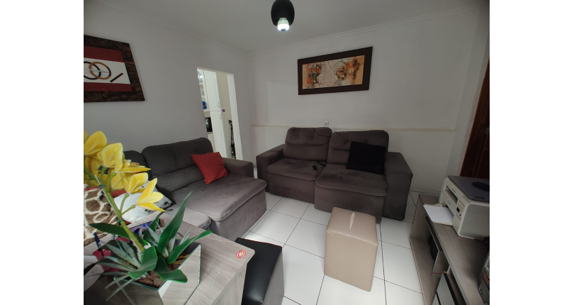 Bom Sobrado à venda no Parque Maria Domitila na Rua Estevão Ribeiro,