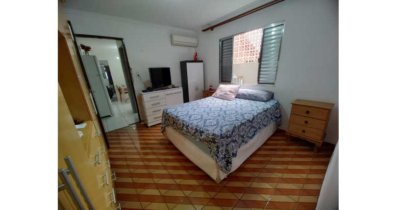 Bom Sobrado à venda no Parque Maria Domitila na Rua Estevão Ribeiro,