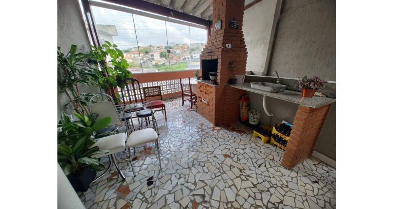 Bom Sobrado à venda no Parque Maria Domitila na Rua Estevão Ribeiro,