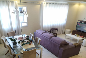 Belíssimo Sobrado à venda no Conjunto Residencial Jardim Canaã na Rua Santaluz,