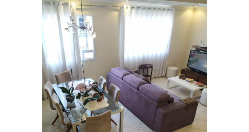 Belíssimo Sobrado à venda no Conjunto Residencial Jardim Canaã na Rua Santaluz,