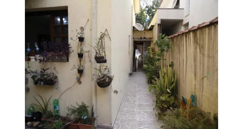 Belo Sobrado à venda na Vila Fiat Lux na Rua Rudi Schaly, 