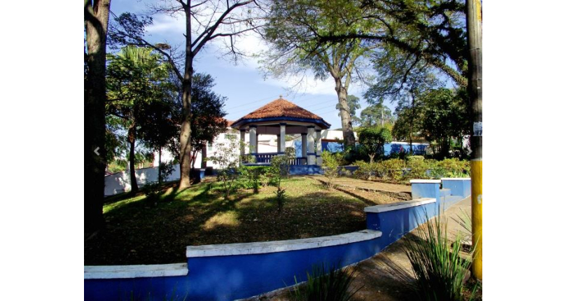 Belo Sobrado à venda na Vila Fiat Lux na Rua Rudi Schaly, 