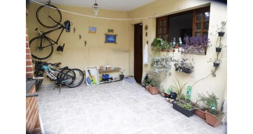 Belo Sobrado à venda na Vila Fiat Lux na Rua Rudi Schaly, 