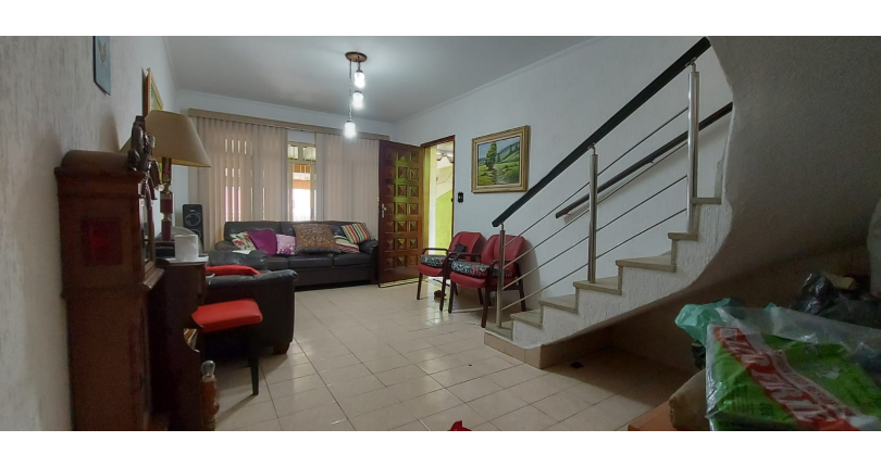 Oportunidade: Bom Sobrado à venda no Jardim Santo Elias na Rua Ernesto Moreira Maia