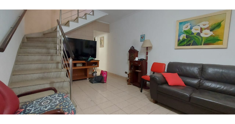 Oportunidade: Bom Sobrado à venda no Jardim Santo Elias na Rua Ernesto Moreira Maia