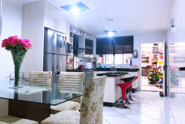 Belo Sobrado à venda no Jardim São João (Jaraguá) na Rua Sítio dos Moreiras