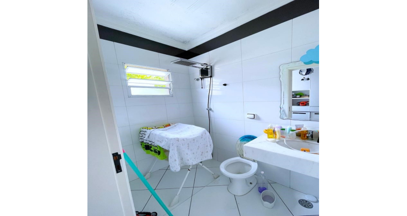 Belo Sobrado à venda no Jardim São João (Jaraguá) na Rua Sítio dos Moreiras