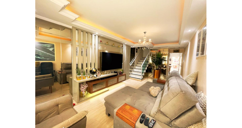 Belo Sobrado à venda no Jardim São João (Jaraguá) na Rua Sítio dos Moreiras