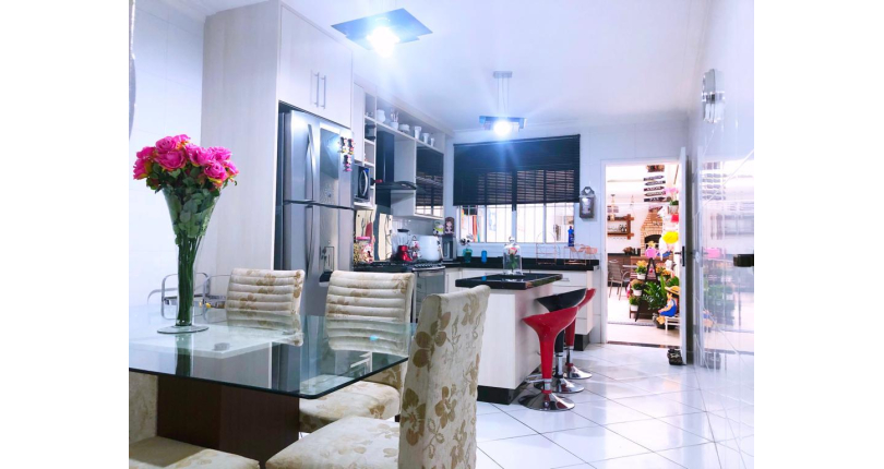 Belo Sobrado à venda no Jardim São João (Jaraguá) na Rua Sítio dos Moreiras