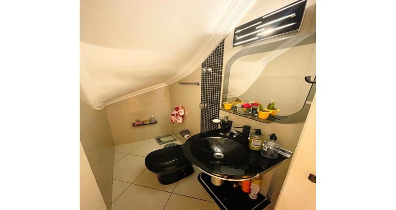 Belo Sobrado à venda no Jardim São João (Jaraguá) na Rua Sítio dos Moreiras