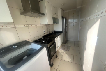 Lindo Apartamento à venda na Vila Guedes na Rua Martinho do Amaral 101, no Condomínio Edifício Safira 