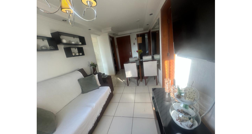 Lindo Apartamento à venda na Vila Guedes na Rua Martinho do Amaral 101, no Condomínio Edifício Safira 