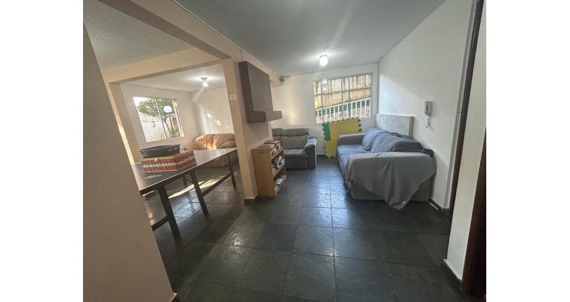 Lindo Apartamento à venda na Vila Guedes na Rua Martinho do Amaral 101, no Condomínio Edifício Safira 