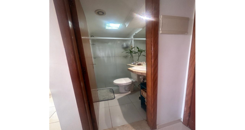 Lindo Apartamento à venda na Vila Guedes na Rua Martinho do Amaral 101, no Condomínio Edifício Safira 