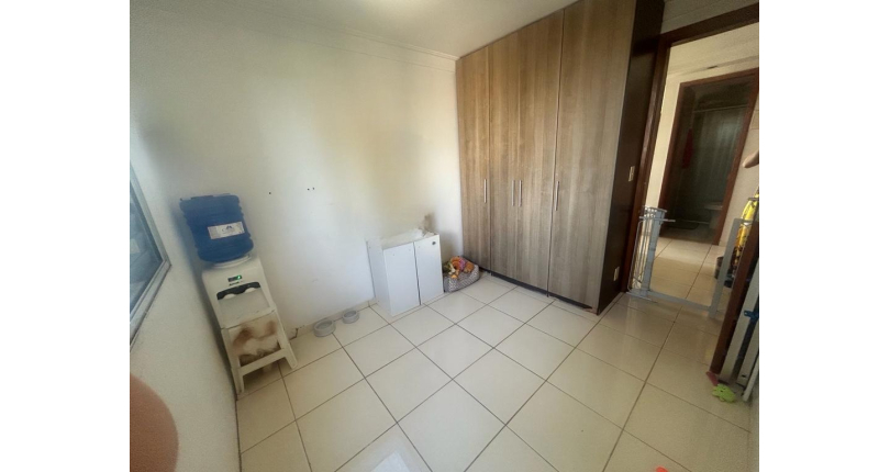 Lindo Apartamento à venda na Vila Guedes na Rua Martinho do Amaral 101, no Condomínio Edifício Safira 