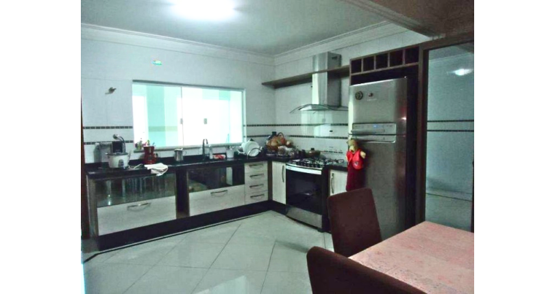 Sobrado à venda no Parque São Domingos na Rua Homero Sales 