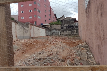 Terreno à venda nos Remédios na Avenida dos Remédios,