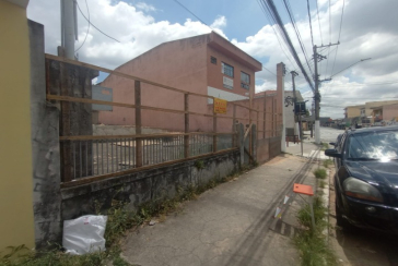 Terreno à venda nos Remédios na Avenida dos Remédios,