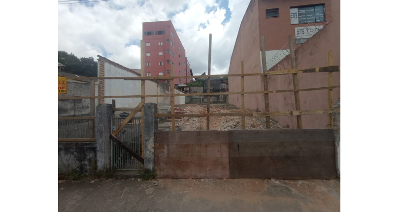 Terreno à venda nos Remédios na Avenida dos Remédios,