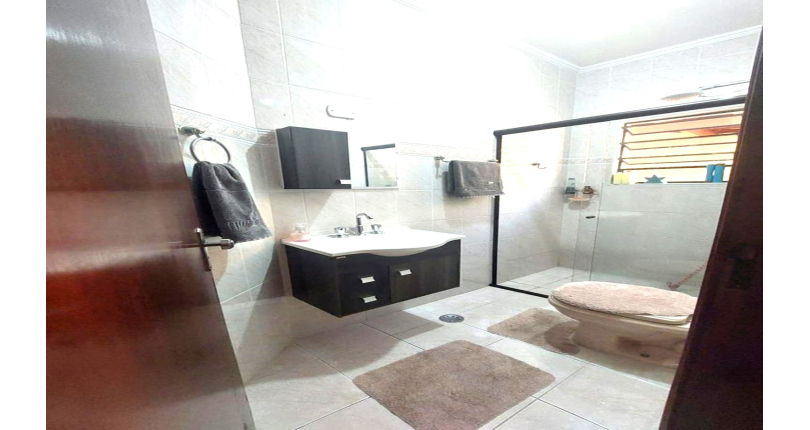 Casa assobradada à venda na Vila Piauí na Rua André Rebouças