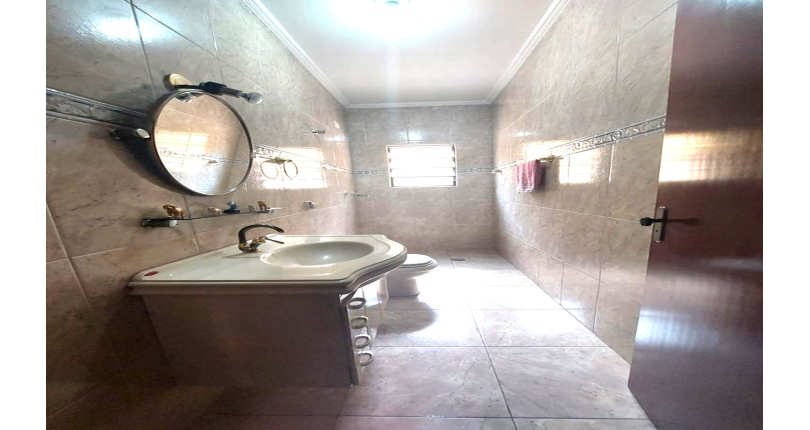 Casa assobradada à venda na Vila Piauí na Rua André Rebouças